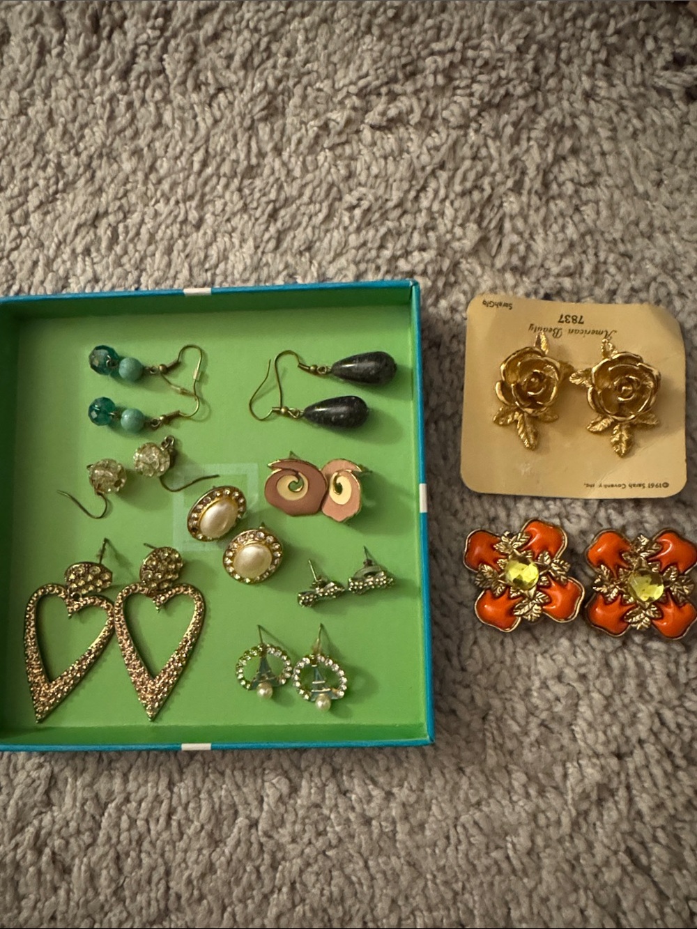 Assorted Women's vintage earrings lot
